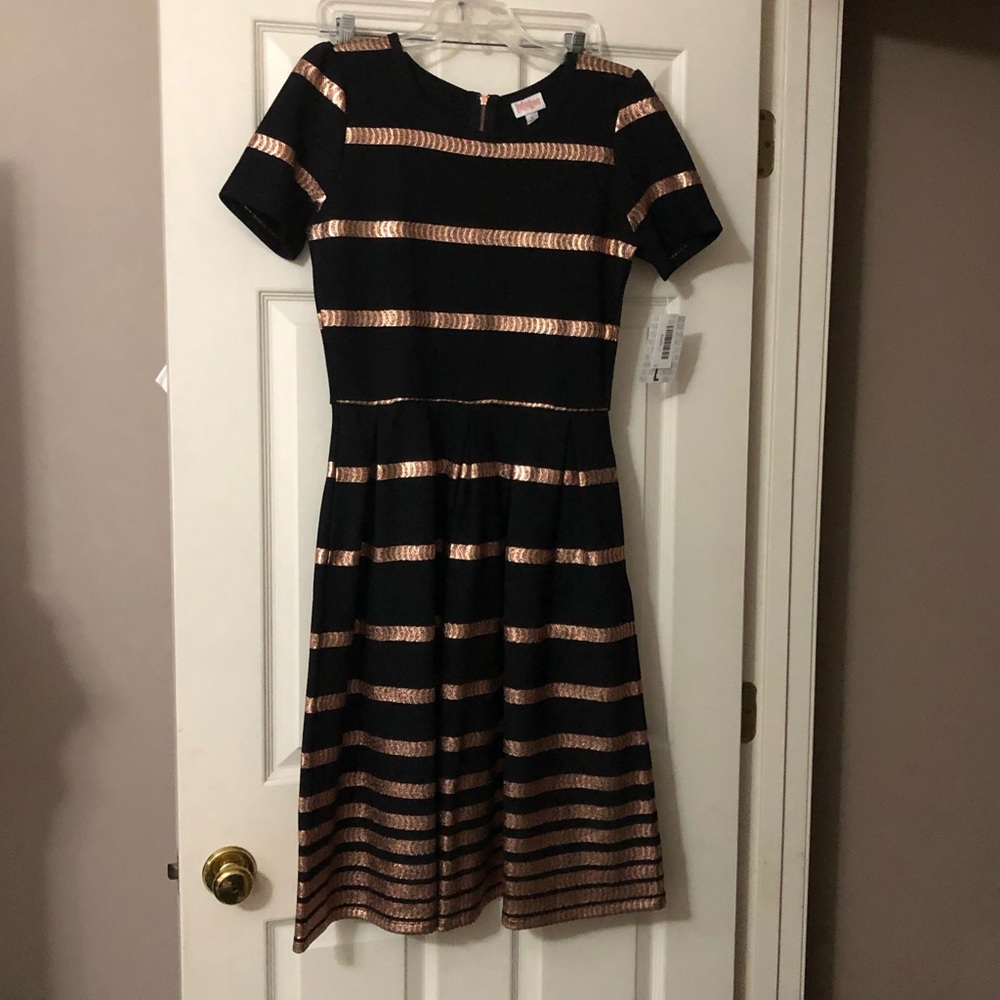 BNWT Lularoe Elegant Amelia L